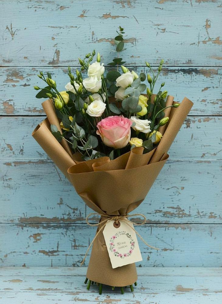 Букет цветов из: Розы и Лизиантусы в Петропавловке Республики Бурятия