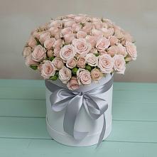 Цветочная композиция из Розы в шляпной коробке в Петропавловке Республики Бурятия