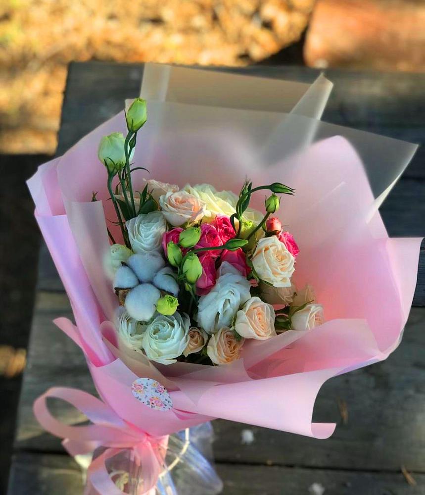 Букет цветов из: Розы и Лизиантусы в Петропавловке Республики Бурятия