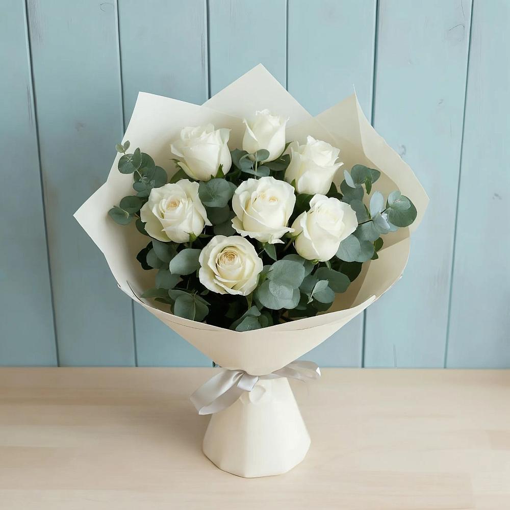 Букет Белые розы в Эвкалипте в Петропавловке Республики Бурятия