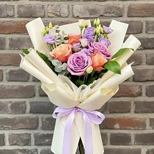 Букет цветов из:  Лизиантусы и Розы в Петропавловке Республики Бурятия