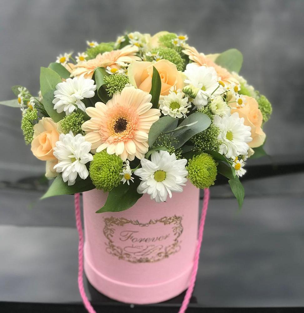 Цветочная композиция из Розы, Герберы и Хризантемы в шляпной коробке в Петропавловке Республики Бурятия