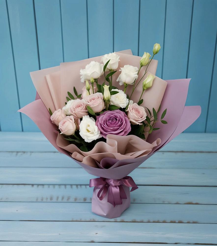 Букет цветов из: Розы и Лизиантусы в Петропавловке Республики Бурятия